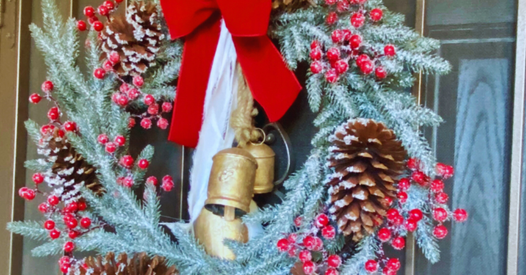 Elevate Your Holiday Decor with a DIY Modern and Elegant Christmas Wreath