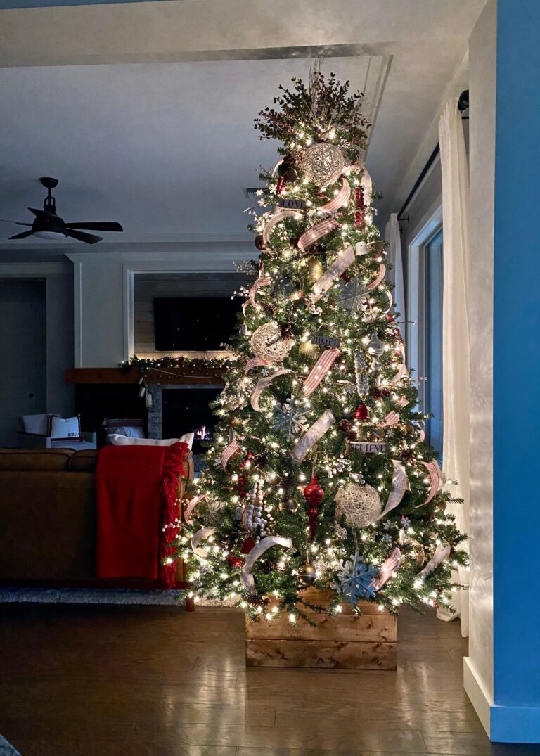 How to Decorate a Christmas Tree Ideas