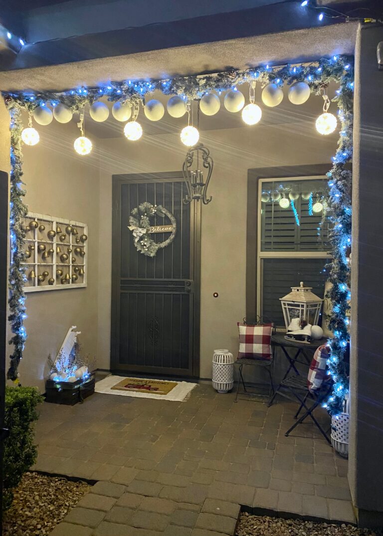 Elegant Outdoor Christmas Decor